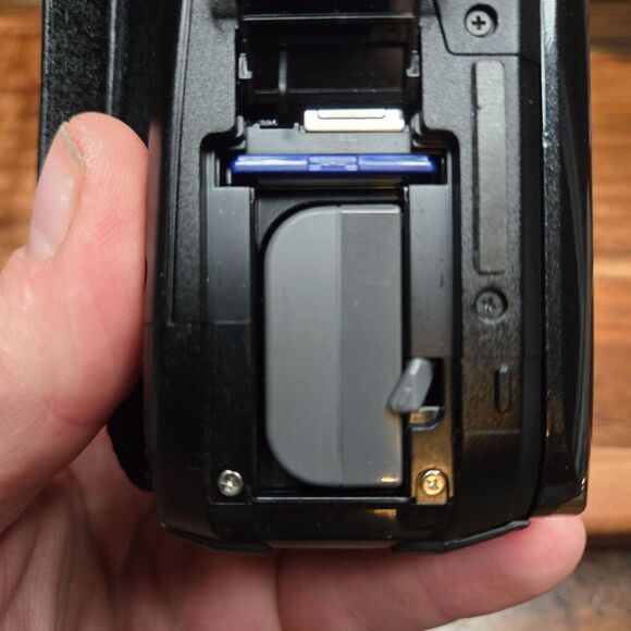 Canon Vixia HF R11 32 GB Camcorder TESTED WORKING 20x Zoom 3.0-60.0 mm Black C1 - Picture 12 of 16